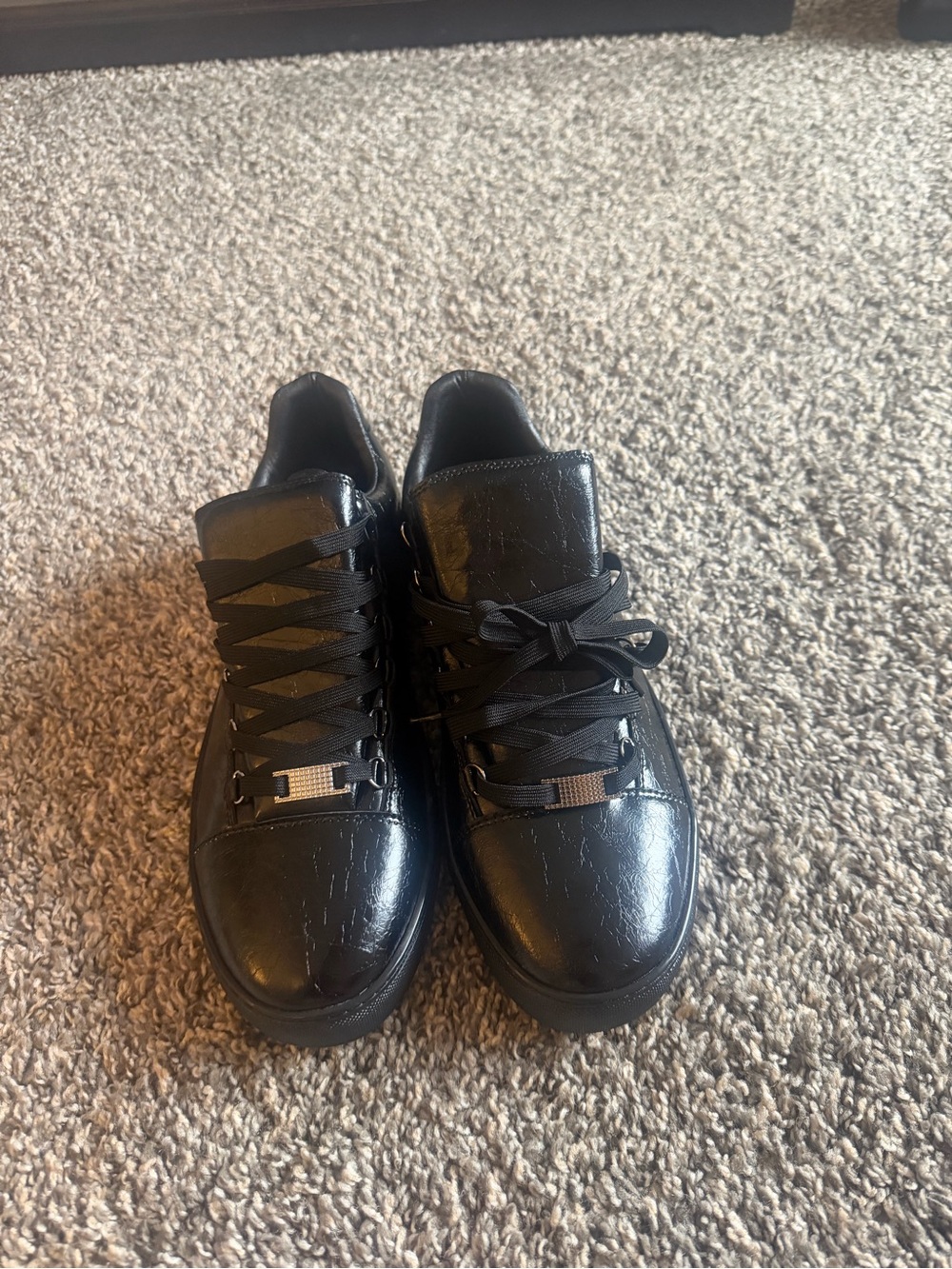 alenciaga Black Low-Top Leather Sneakers areans low top